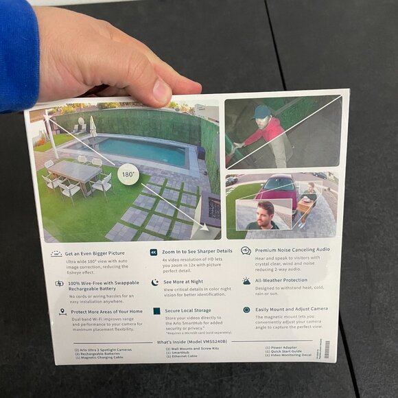 arlo Ultra 2 Spotlight Camera - Wireless Security, 4K Video & HDR, Color black - Picture 3 of 3